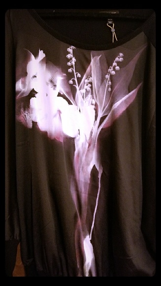 6th and lane Tops - gorgeous plus size blouse